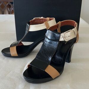 Dries Van Noten Elegant Black and Tan Women's Heels